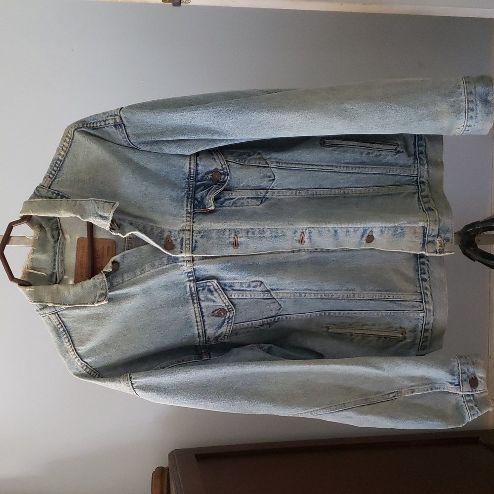 Vintage 90's Levi's Men's Type III Trucker Jean Jacket.